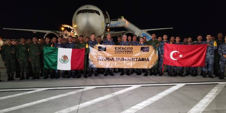 Ejército mexicano envía 100 toneladas de ayuda humanitaria para los afectados en Turquía
