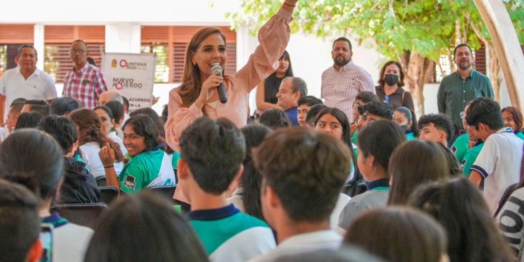 Mara Lezama trabaja por mejores condiciones para que la juventud se prepare mejor