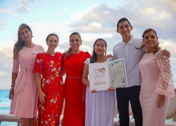 Mara Lezama atestiguó la unión de 402 parejas en Playa Marlín