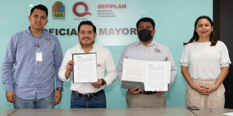 La SEFIPLAN firma convenios con la Universidad de Desarrollo Vanguardista y Vizcaya de las Américas