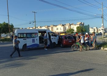 Fuerte accidente automovilístico en la Región 259 de Cancún