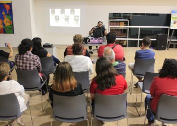 Presentan el libro “Piedras de sangre” de Adrián Martínez