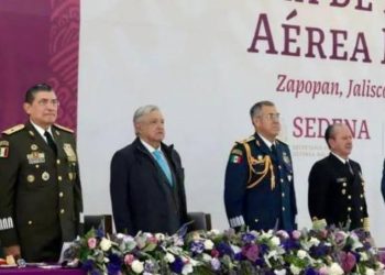 AMLO defiende a la Fuerza Aérea Mexicana ante críticas