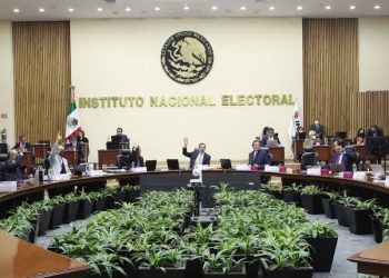 Aprueba INE a personas no binarias en credencial para votar