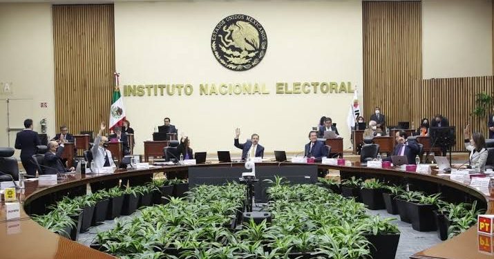 Aprueba INE a personas no binarias en credencial para votar