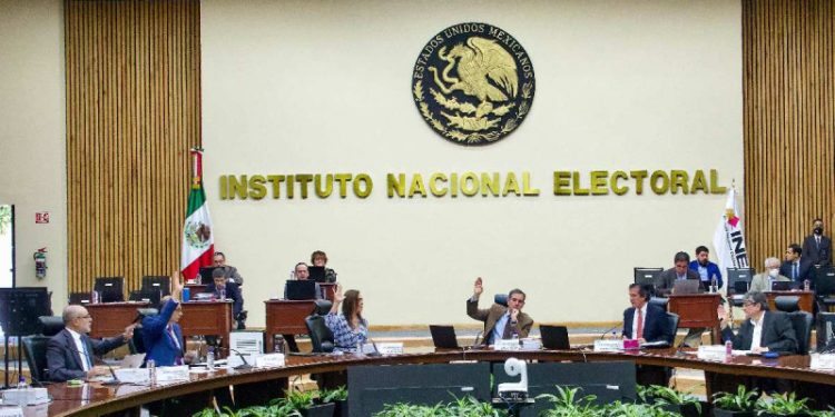 López Obrador: no hay nada en la ley que impida a finalistas cercanos a Morena participar en proceso para ser consejeros en el INE