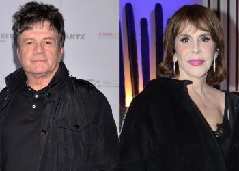 Alejandro Camacho se despide de Rebecca Jones con un emotivo mensaje en plena obra de Teatro