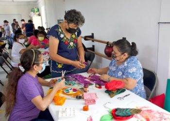 La FPMC empodera a las mujeres a través de “Manos Creativas”