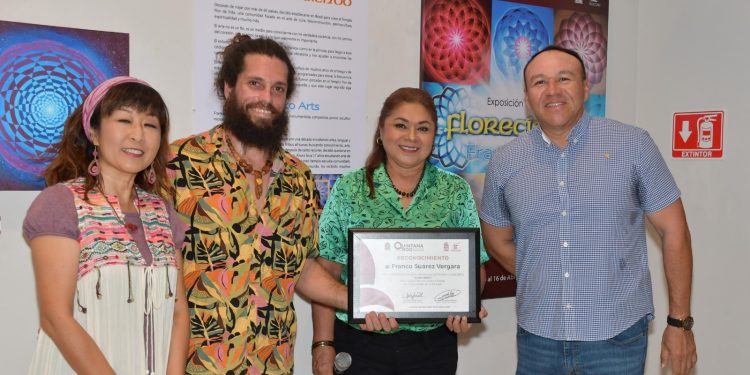 La FPMC inauguró la exposición pictórica y concierto “Floreciendo”