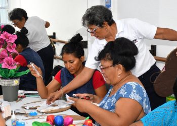 La FPMC inició el taller “Manos Creativas”