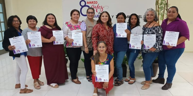 Clausuran Talleres “Mujeres en la Construcción de la Paz”