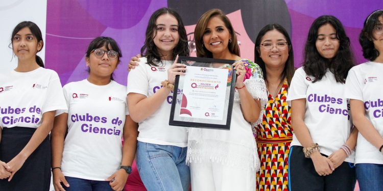 Mara Lezama reconoce e impulsa a las mujeres para alcanzar sus metas