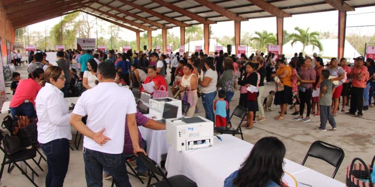 Beneficia Caravana de la SEDESO a más de dos mil personas en el sur de Quintana Roo