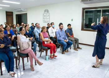 Capacitan a servidores públicos en materia de transparencia