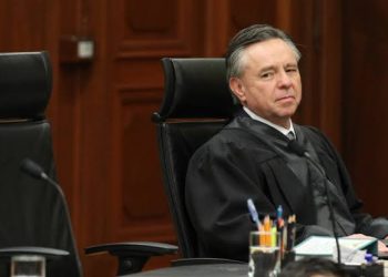 AMLO revela que Eduardo Medina Mora renunció a SCJN para no dañar la imagen