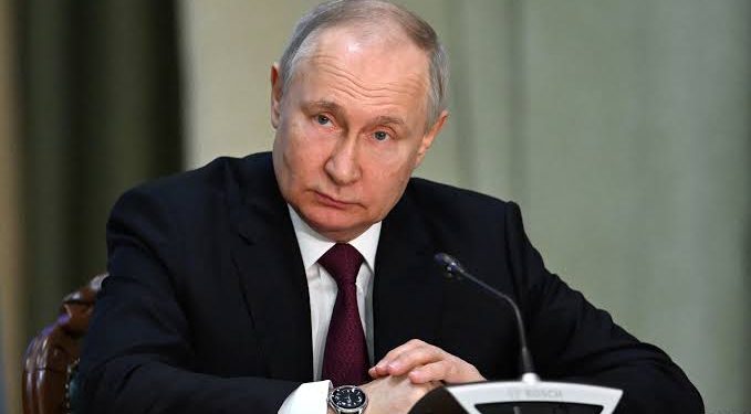 Emiten orden de arresto contra Vladimir Putin por crímenes de guerra