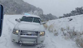 Intensa nevada en Sonora provoca suspensión de clases y cierre de carreteras