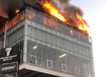 Registran incendio en dos bares de Morelia