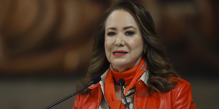 Suspenden demanda de amparo por Yasmín Esquivel contra la UNAM