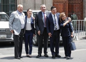 Se reúnen Gobernadores de Morena en Palacio Nacional por temas de seguridad