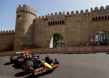 Charles Leclerc le arrebató la ‘pole position’ a Max Verstappen y ‘Checo’ Pérez saldrá de tercero