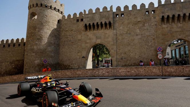 Charles Leclerc le arrebató la ‘pole position’ a Max Verstappen y ‘Checo’ Pérez saldrá de tercero