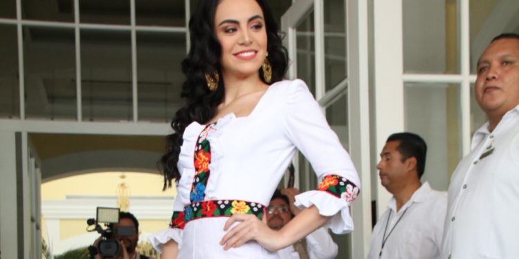 Se concentran aspirantes a Flor Tabasco 2023 en hotel Quinta Edén