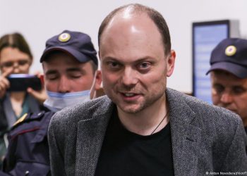 Rusia da la máxima sentencia a periodista opositor de la guerra contra Ucrania por ‘alta traición’