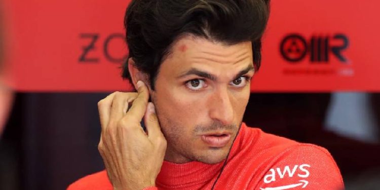 Fórmula 1 deja sanción al piloto Carlos Sainz tras choque con Fernando Alonso en el GP