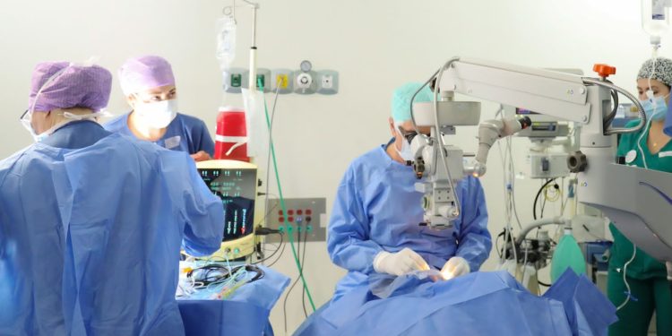 DIF Quintana Roo da por éxito la Primera Jornada de Cirugías Extramuros a personas con cataratas