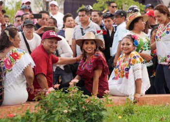 Mara Lezama cumple a morelenses con obras que anhelaban