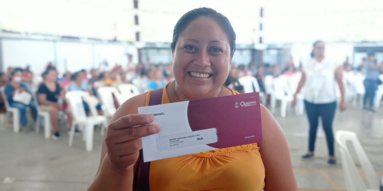 Inicia la entrega directa y gratuita de ‘Mujer es Vida’ en Chetumal y Playa del Carmen