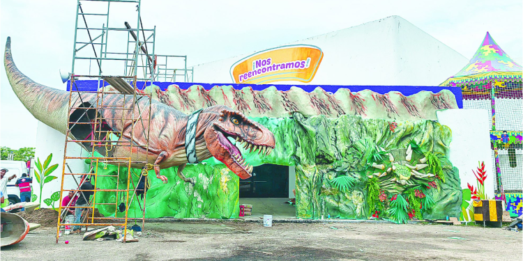 A días de que arranque la Feria Tabasco 2023 comienza a tomar forma el área de juegos mecánicos