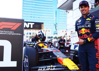 Checo Pérez gana la carrera Sprint del GP en Azerbaiyán