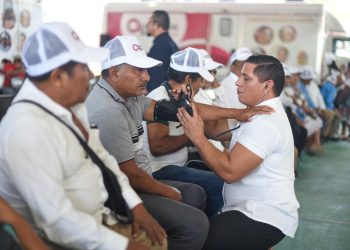 Benefician Servicios Móviles de Atención Médica “Salud para Tod@s” a miles de quintanarroenses