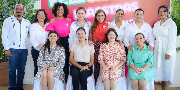 Celebra y reconoce DIF Quintana Roo la labor educativa en la entidad