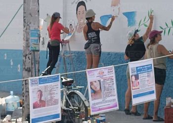 Grupo de mujeres buscadoras se manifiestan el Día de las Madres en Cancún