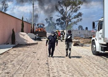 Explota toma clandestina de Pemex en Polotitlán, México