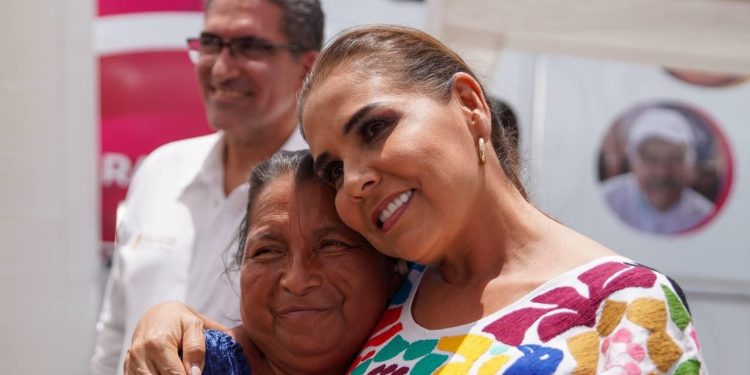 Mara Lezama supervisa las caravanas de salud en la zona continental de Isla Mujeres