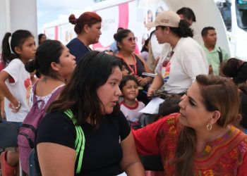 Mara Lezama lleva Salud para Tod@s a Villas Otoch Paraíso