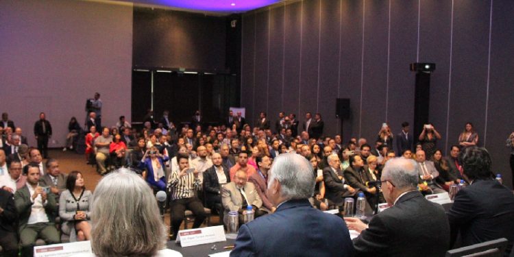 Sectur reconoce a 142 guías de turistas por su trayectoria