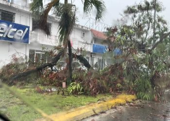 Turbonada toma por sorpresa habitantes de Chetumal, dejando dos personas fallecidas