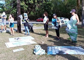 Protestan por delfinarios en Cancún
