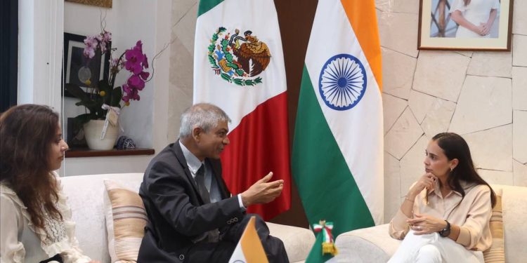 Estrecha Ana Paty Peralta relación con India