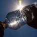 Se eleva los precios del agua, cervezas y refrescos por causa de la ola de calor