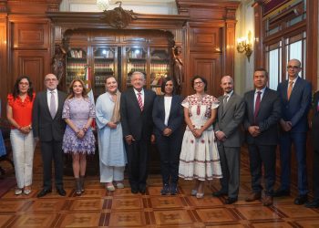 AMLO y consejeros del INE llegan a un encuentro ‘cordial’
