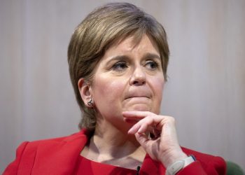 Exministra de Escocia, Nicola Sturgeon es detenida por irregularidades financieras