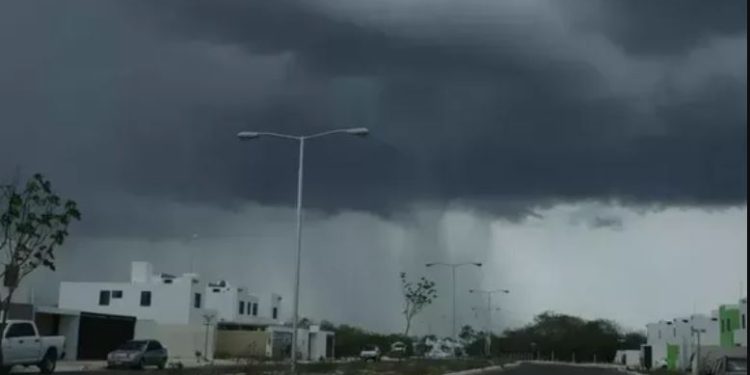 Se esperan lluvias fuertes y tormentas puntuales muy fuertes en el norte, centro y sur de Quintana Roo 