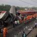 Aumenta a 261 número de fallecidos tras choque de dos trenes en India