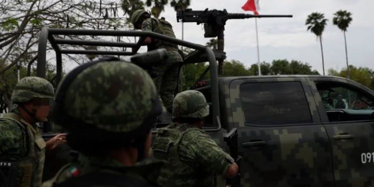 Militares detenidos por Ayotzinapa deciden guardar silencio